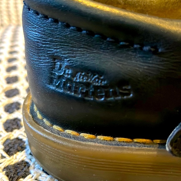 Black DR Martens Mary Janes with trademark yellow stitching size 7 - Picture 3 of 6